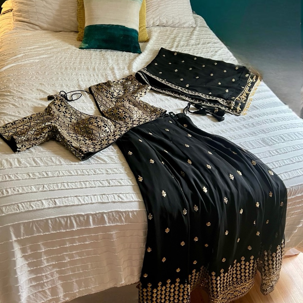 Elegant XL Black & Gold Indian Lehenga (skirt) Choli (blouse) & Dupatta (shawl)